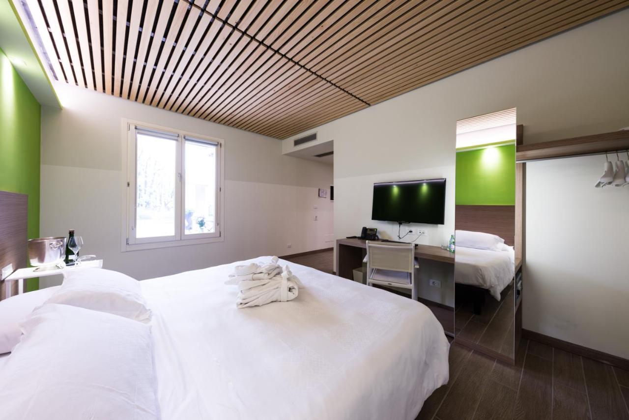 Superior Double or Twin Room,1000885146:JPEG