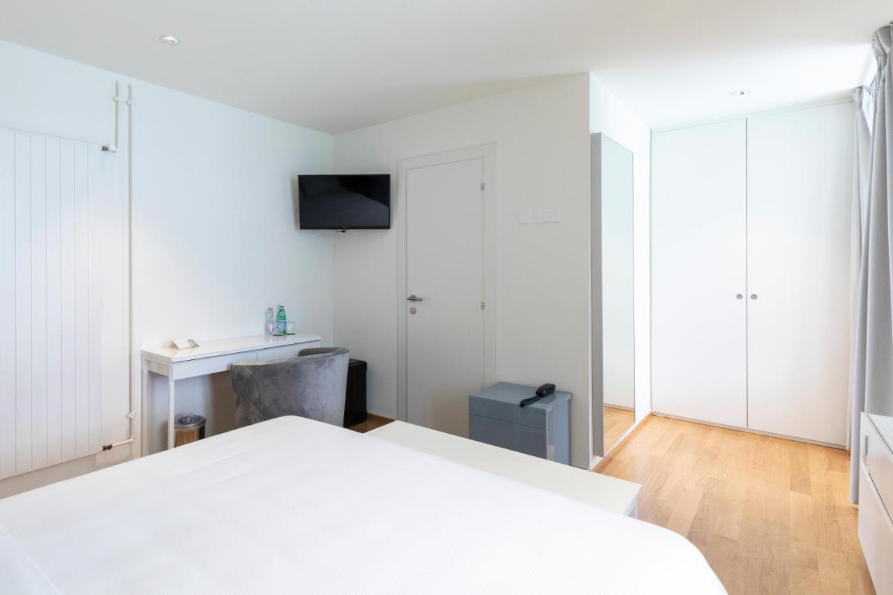 Deluxe Room with Lake View