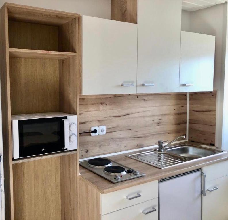 Group Floor with kitchen