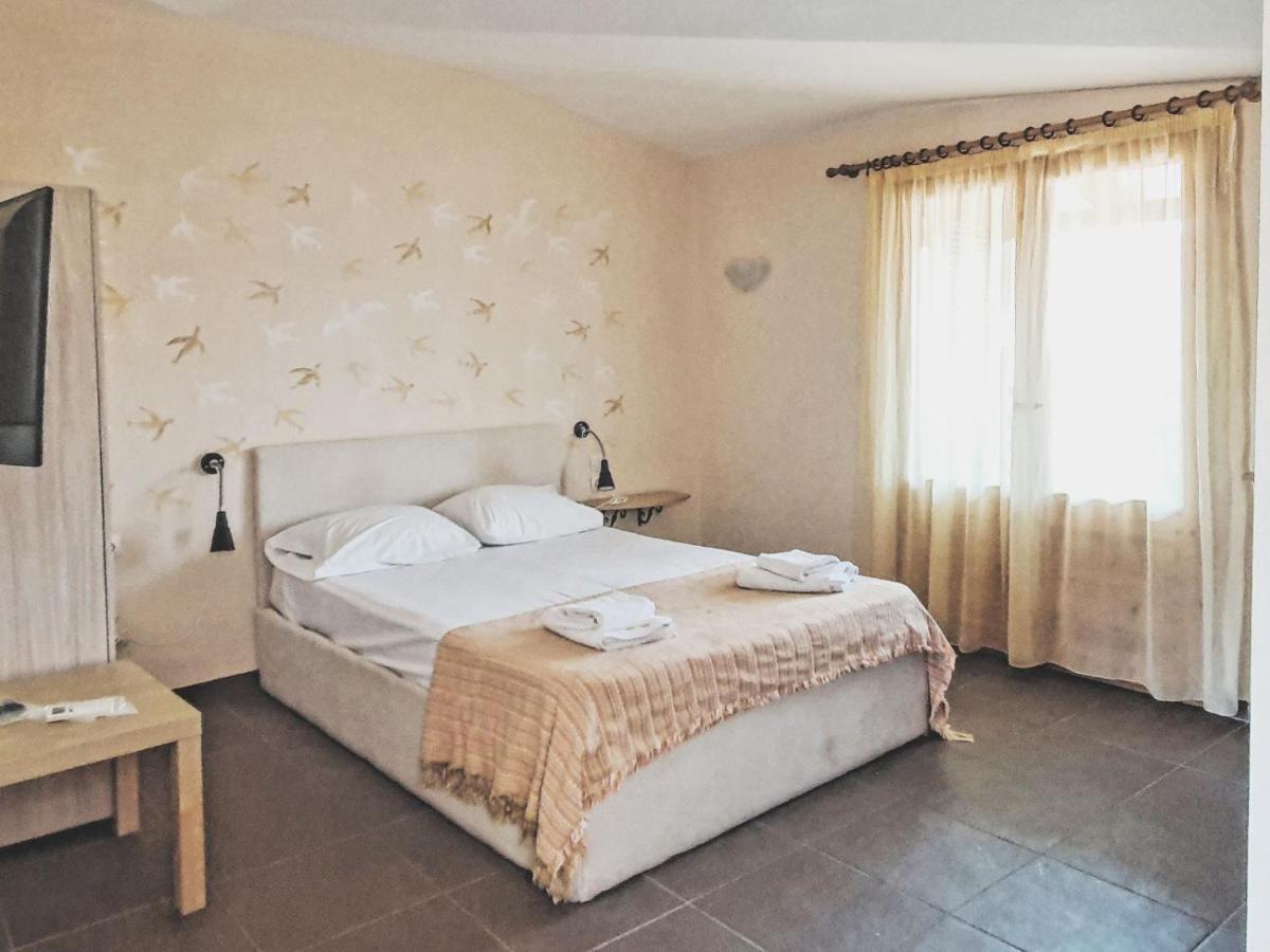 Studio (4 Adults)