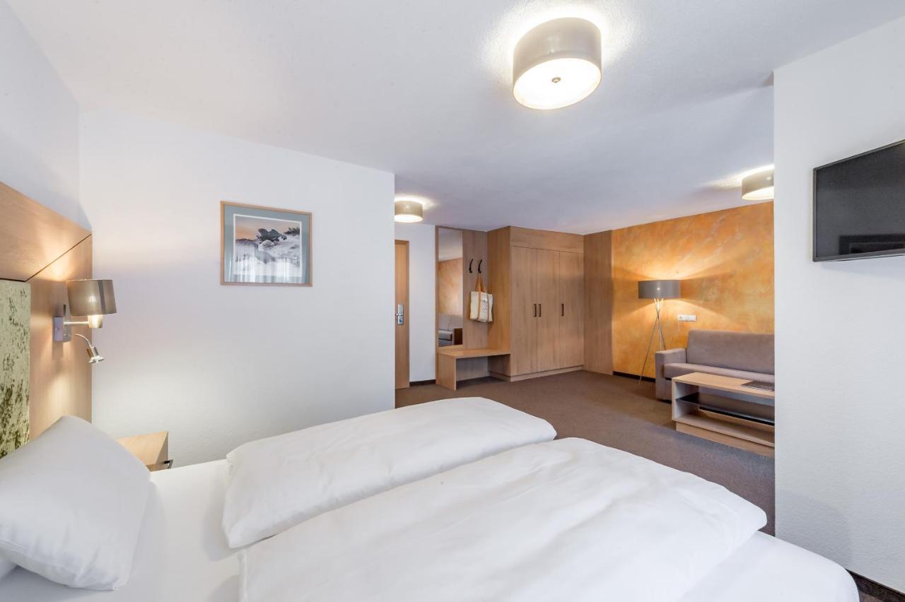 Deluxe Quadruple Room,1008604927:JPEG