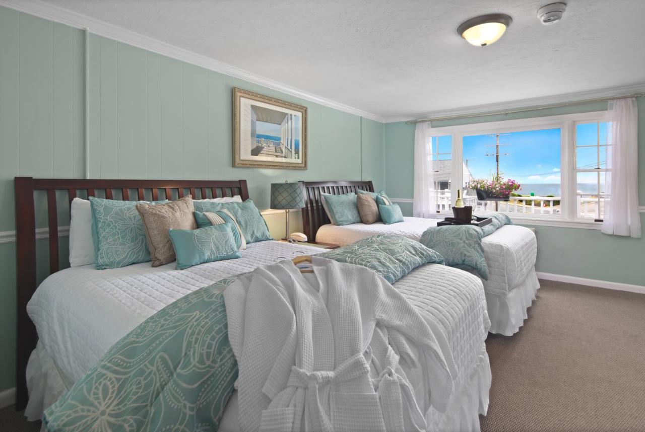 Queen Room with Two Queen Beds with Partial Ocean View