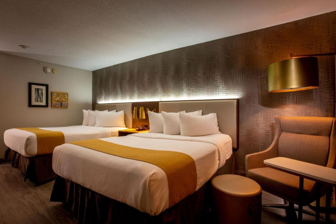Gold Room Two Queen Beds