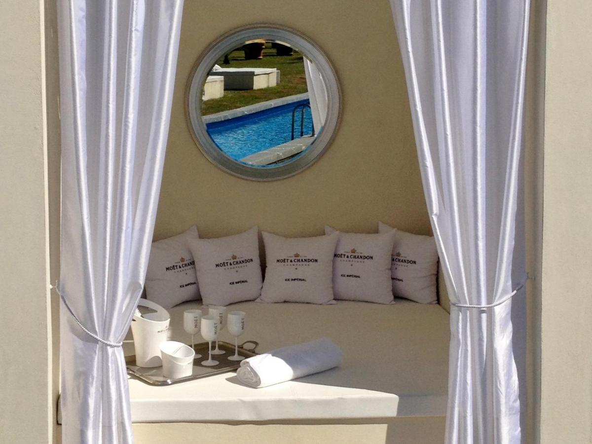 Master Suite with Cabana and Parking Included - 45 m²