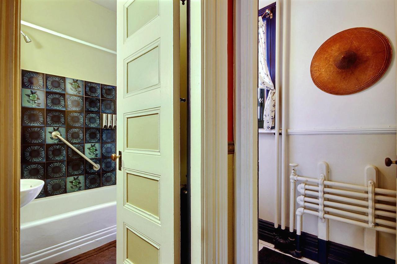 Deluxe Room (2 Adults + 1 Child)