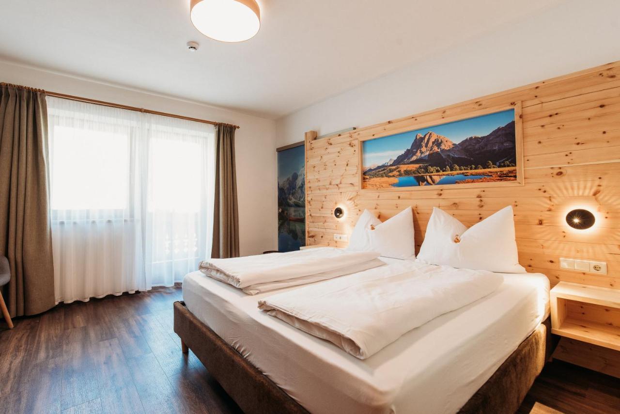 Camera Matrimoniale con Balcone (2 Adulti + 1 Bambino)
