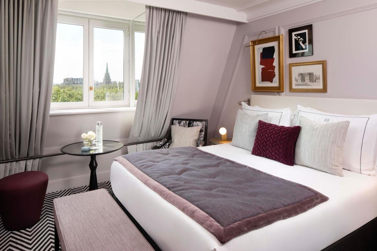 Boutique Room with Eiffel Tower View