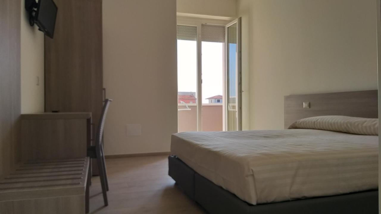 Ampia Camera Matrimoniale/Doppia con Letti Singoli