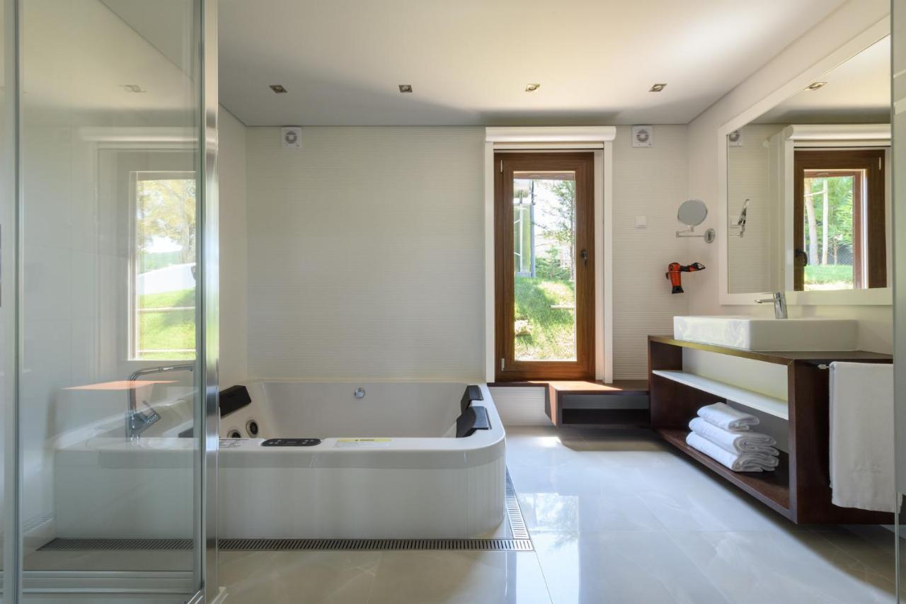 Deluxe Bungalow Spa Bath,1019831446:JPEG