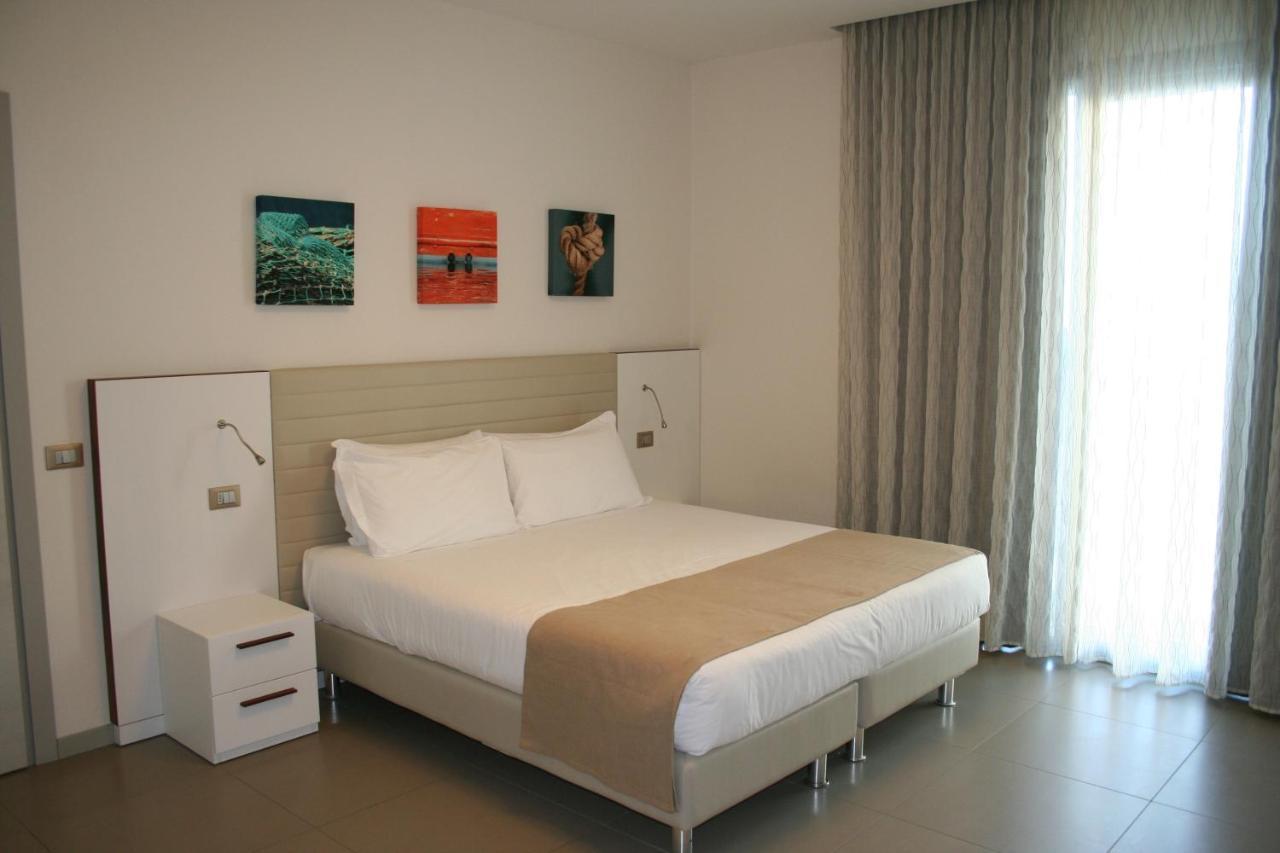 Double or Twin Room Side Sea View,1588119789:JPEG