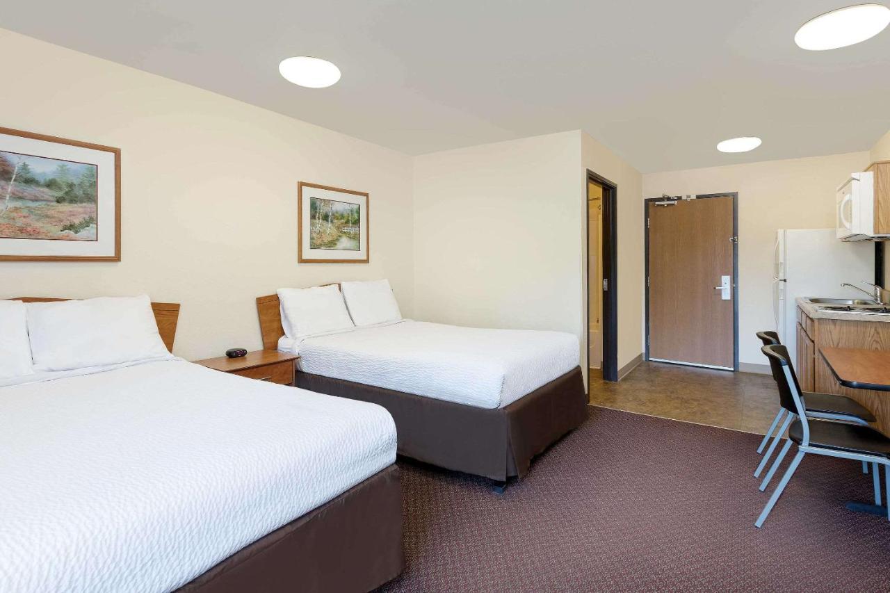 Standard Queen Room Two Queen Beds Non-Smoking