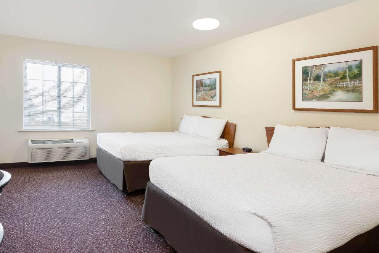 Standard Queen Room Two Queen Beds Non-Smoking
