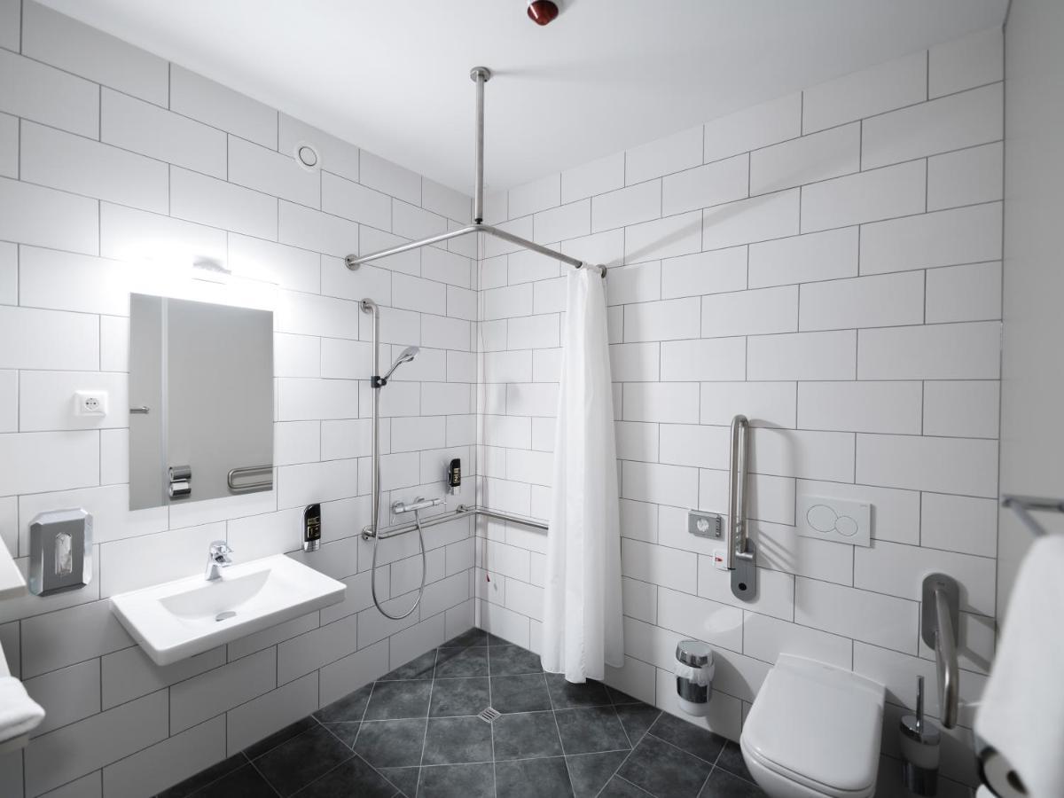Double or Twin Room Disability Access