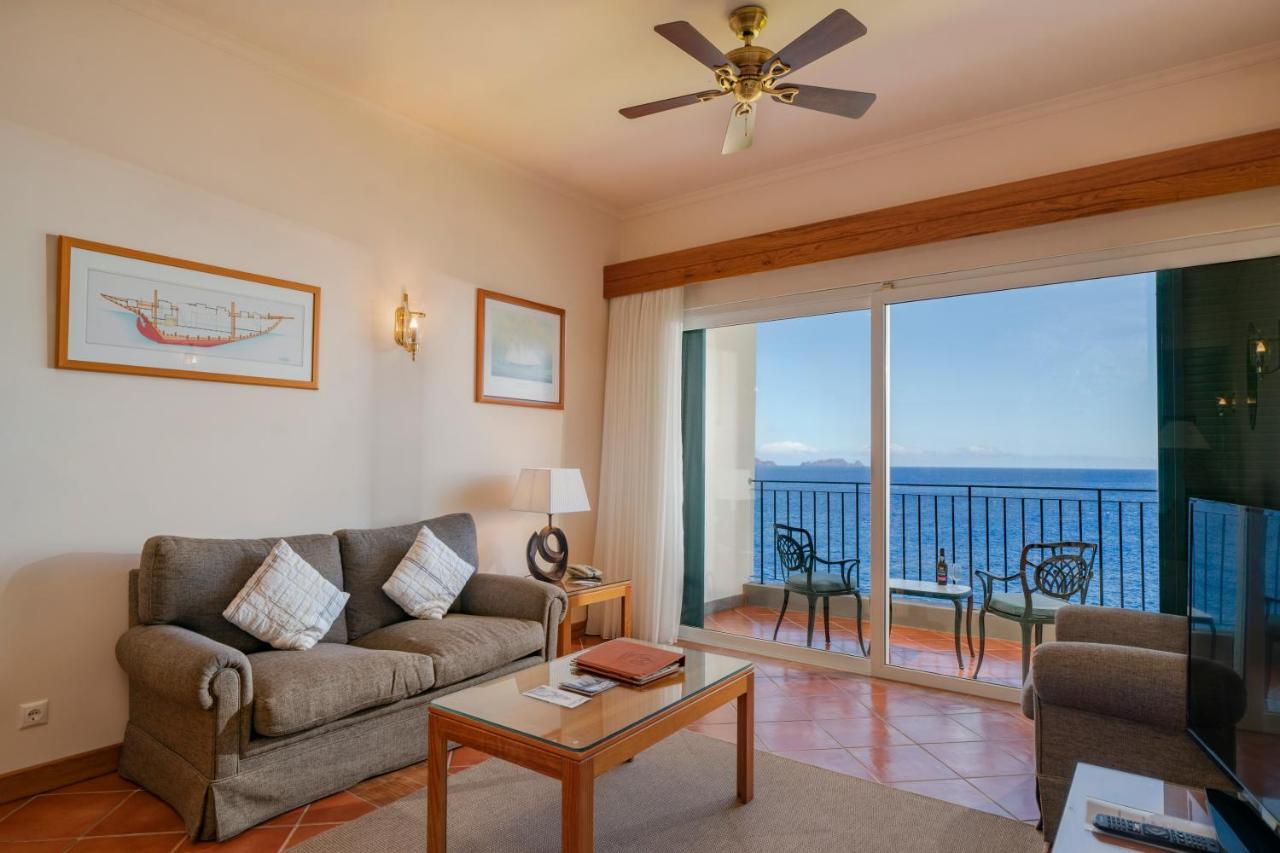 Suite Júnior com Varanda e Vista Mar