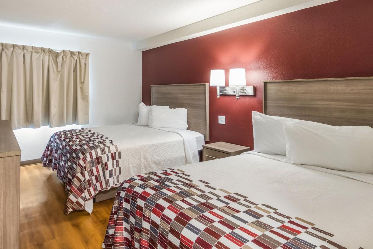 Queen Room Two Queen Beds – Non-Smoking