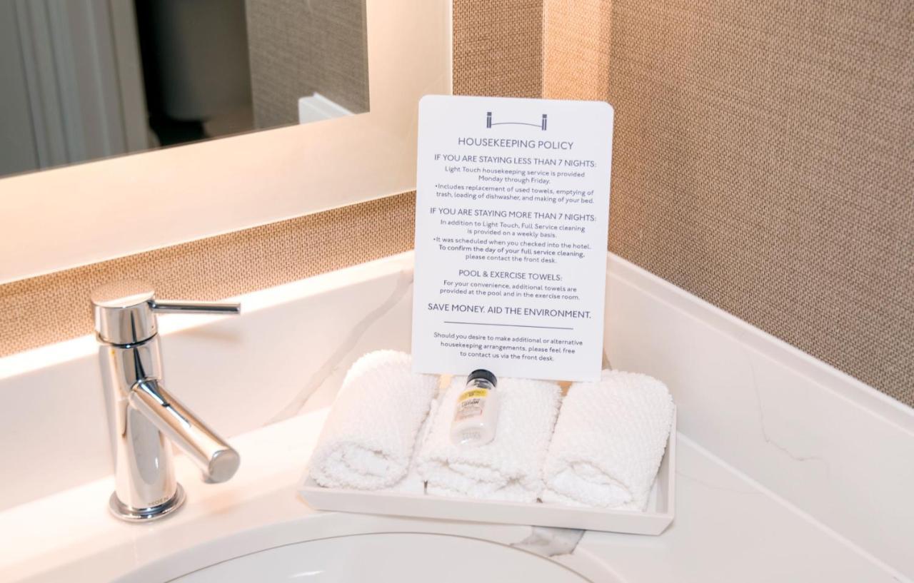 Queen Room Mobility Access Roll Shower or Non-Smoking