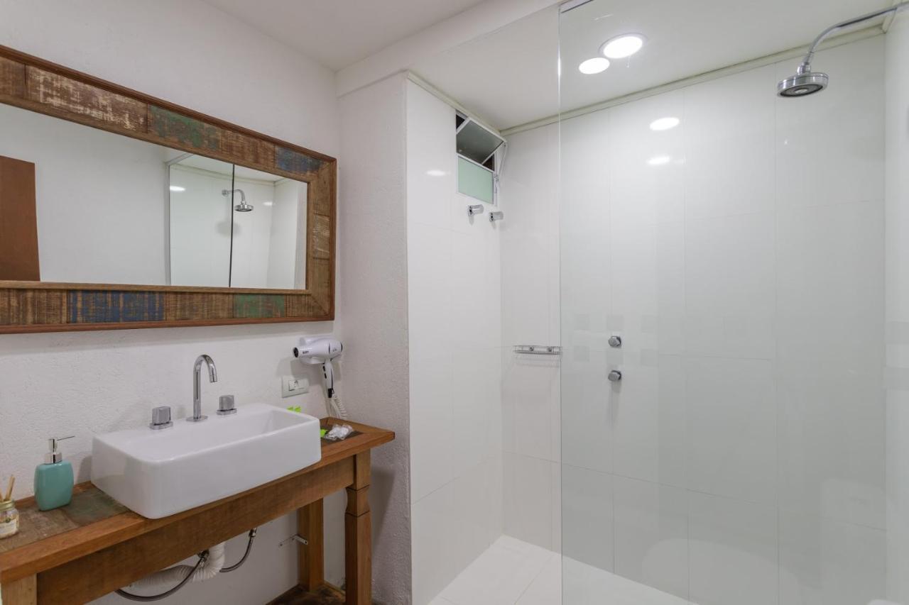 Deluxe Queen Suite