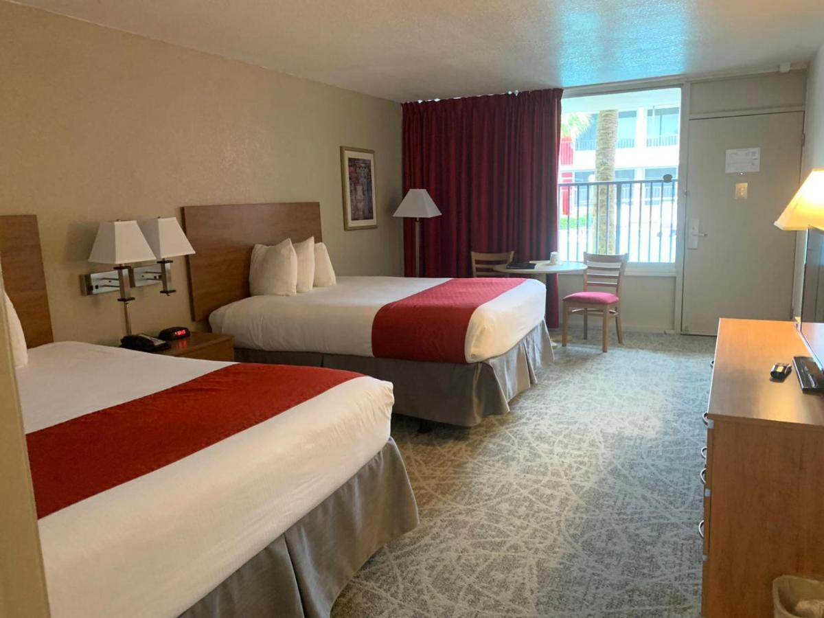 Superior 2 Queen Beds Poolview Inn Room
