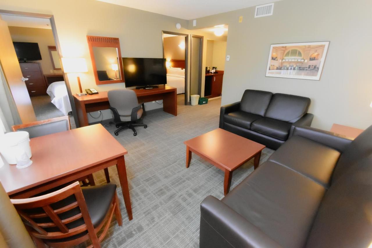 Two-Bedroom Suite