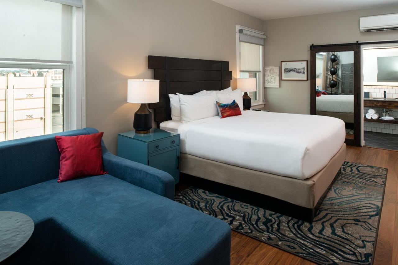 Standard King Room City View