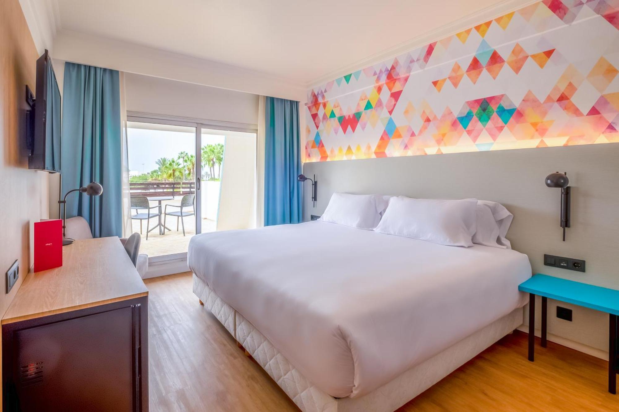 Quarto Duplo ou Twin Superior com Vista Piscina