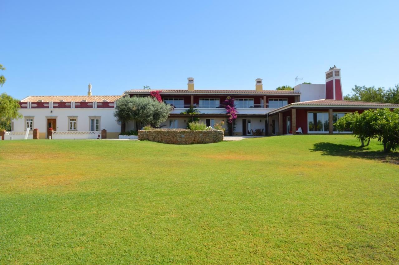 Apartamento com 1 Quarto e Vista Piscina