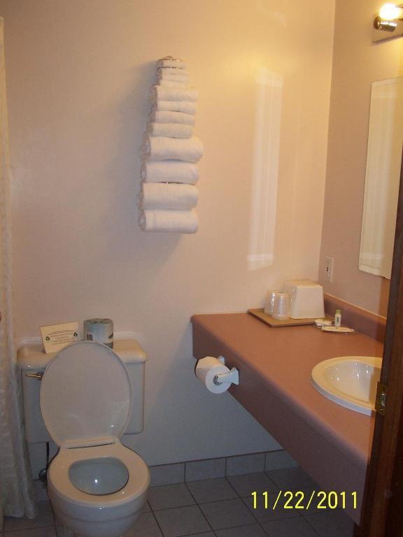 Queen Room - Non-Smoking