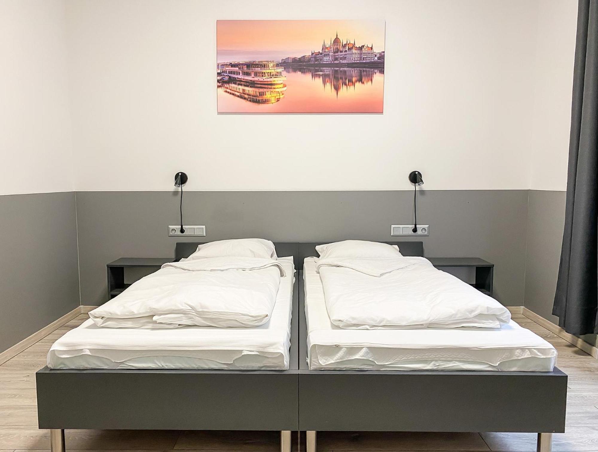 Double or Twin Room Private Bathroom