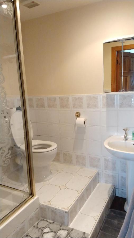 Twin Room Shower