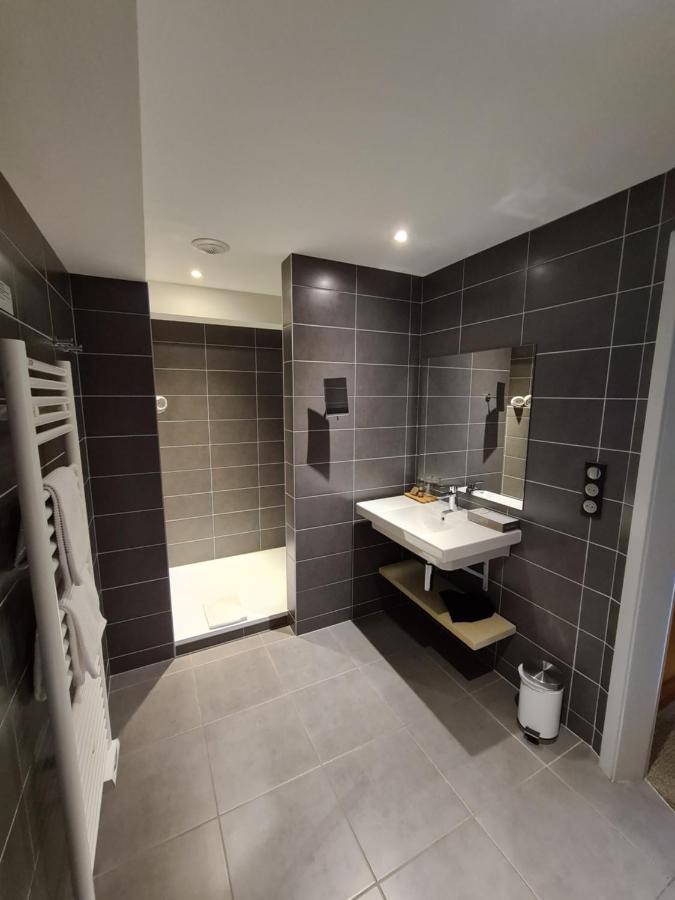 Family Room up to access to spa,1068903445:JPEG