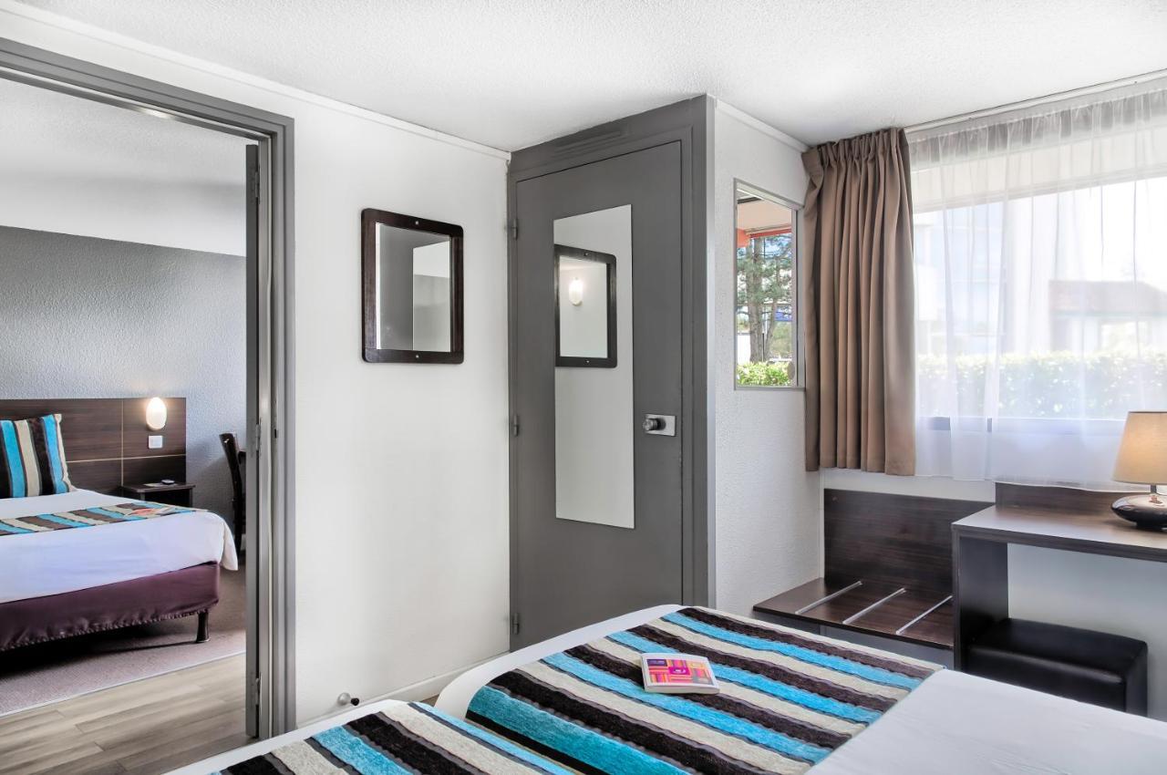 Family Queen Room Two Single Beds