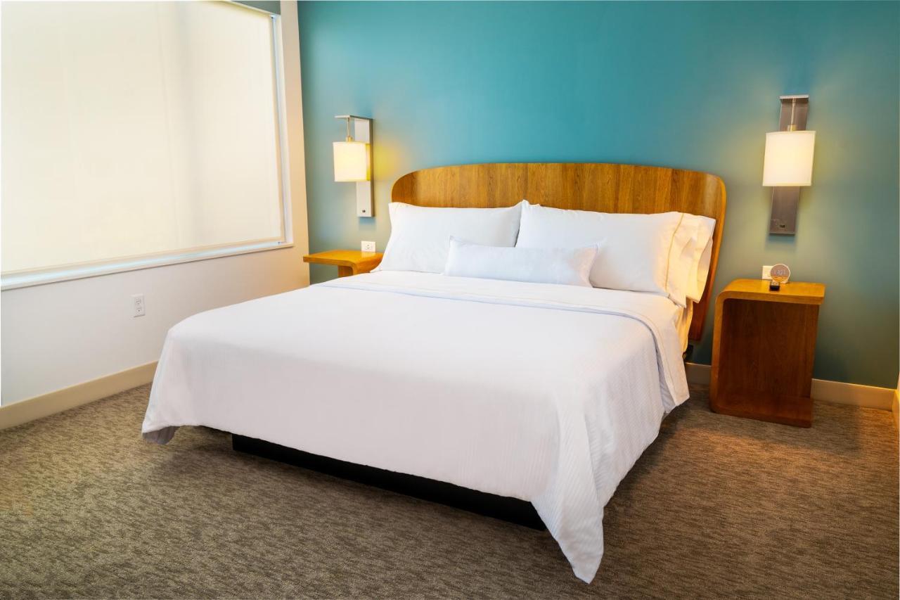 1 Bedroom Suite 1 King,1069397770:JPEG
