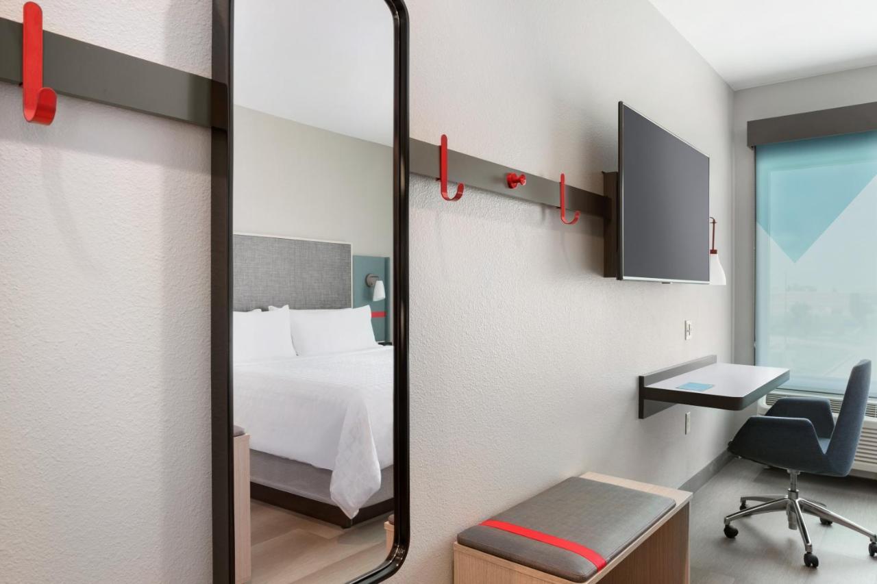 Queen Room with Two Queen Beds - Disability Access Hearing Accessible - Roll-In Shower