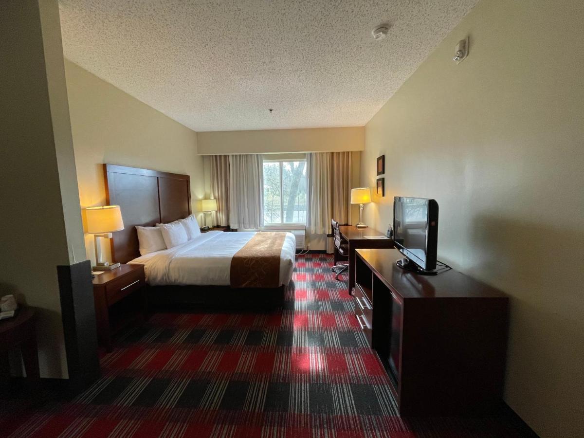 King Suite - Accessible/Non-Smoking
