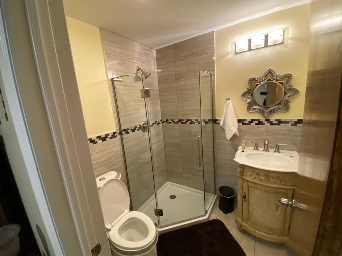 Deluxe Queen Suite