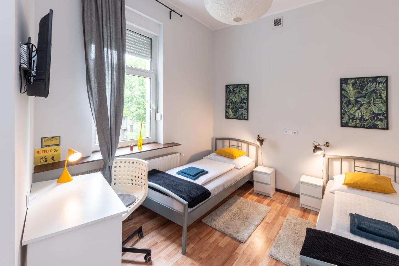 Standard Twin Room with Shared Bathroom