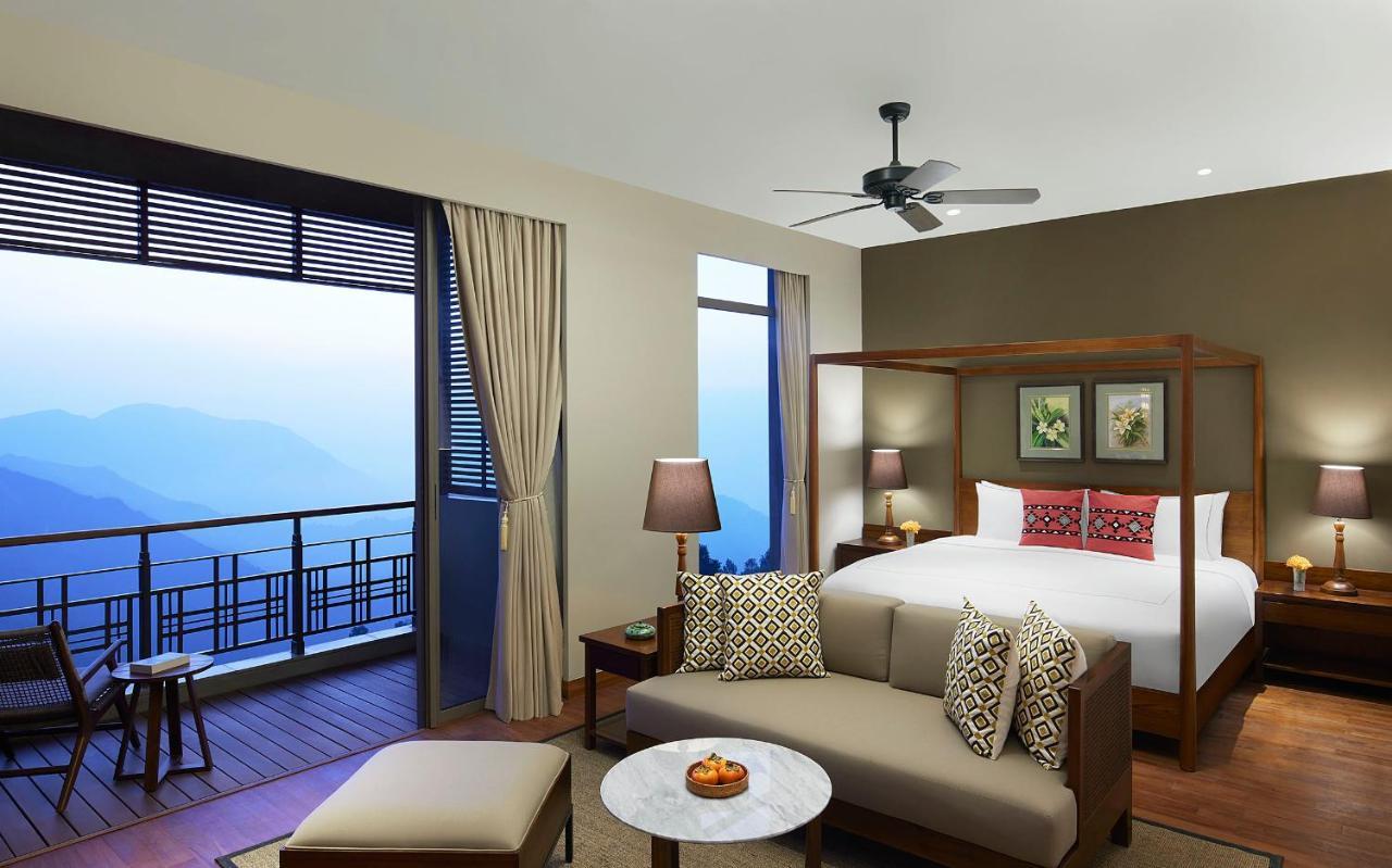 Luxury King Bed Valley View Room Balcony