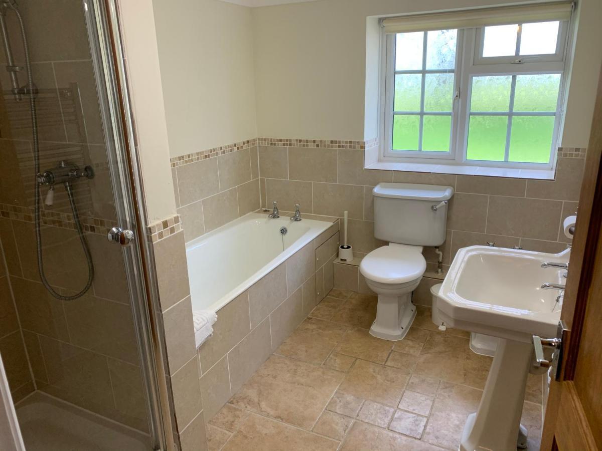 Twin Room with Private Bathroom