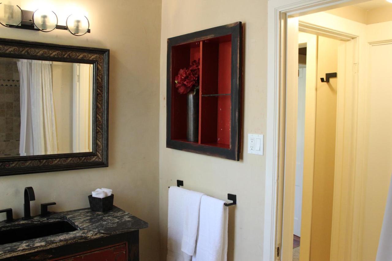 Deluxe Spa Room