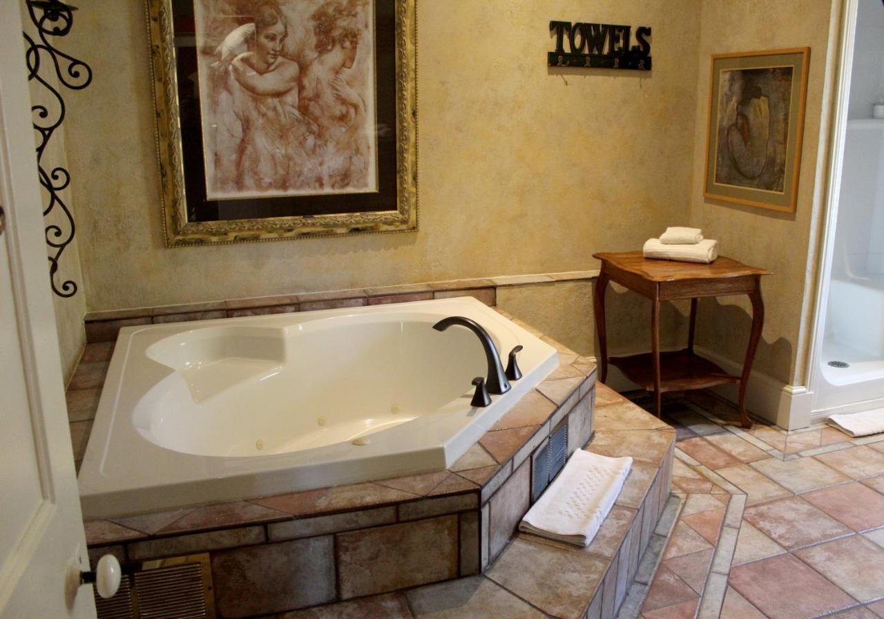 Deluxe Double Room with Spa Bath