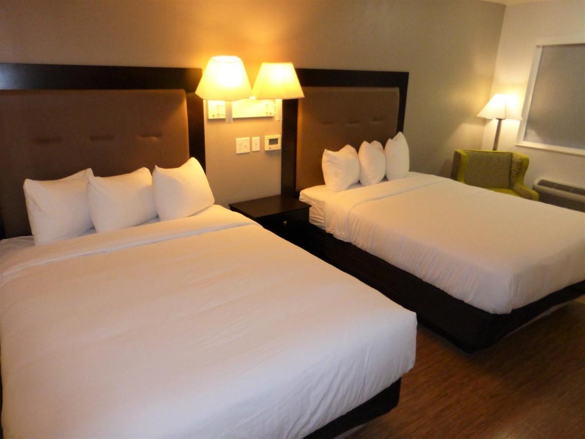 Deluxe Room with Two Queen Beds Non-Smoking