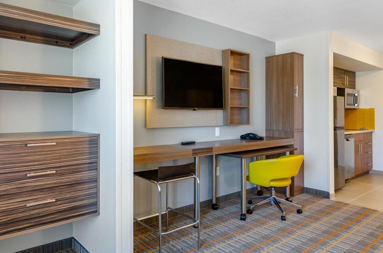 Efficiency King Suite with Roll-In Shower - Hearing Accessible/Non-Smoking