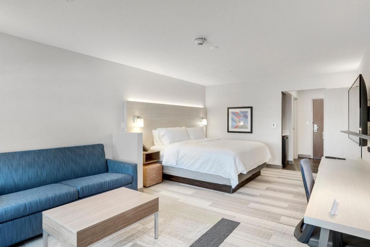 King Suite with Sofa Bed