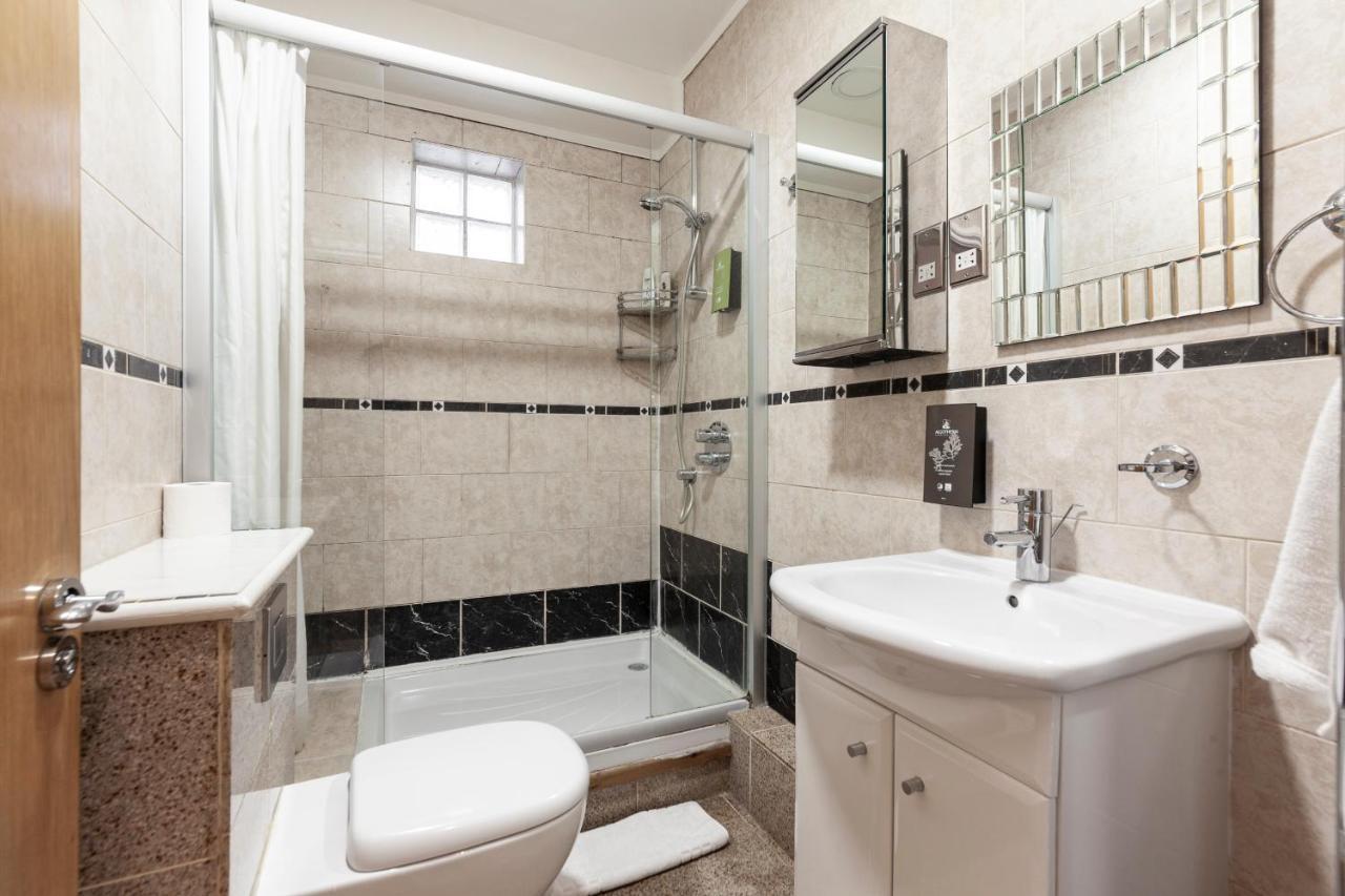 Deluxe Apartments