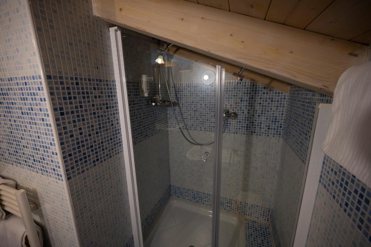 Double or Twin Room Attic,1084320475:JPEG