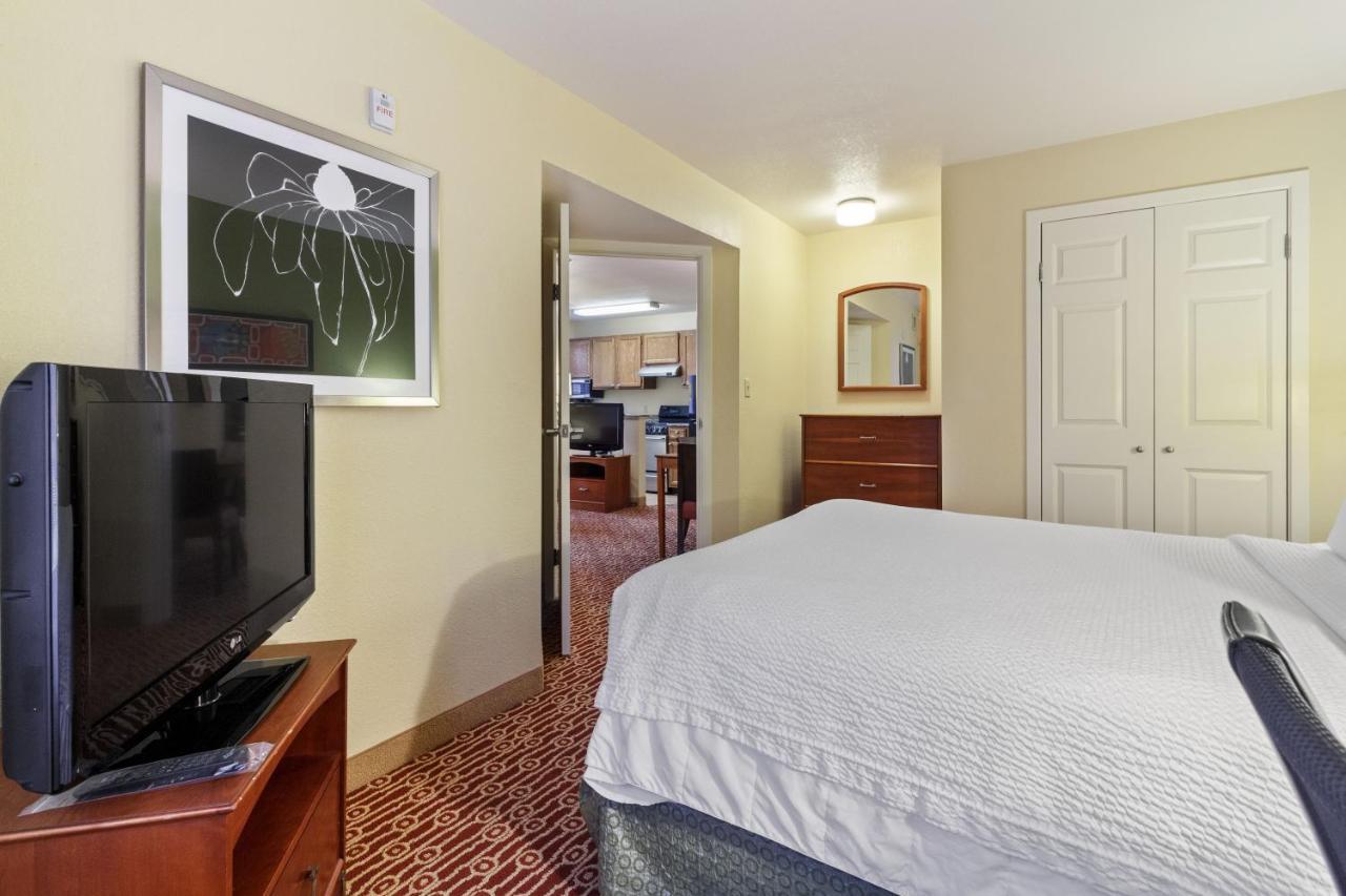 2 Bedroom Suite 2 Queen Beds Non-Smoking