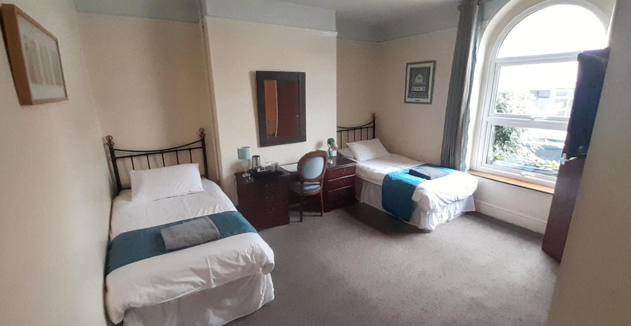 Twin Room with Private Bathroom,1088803069:JPEG
