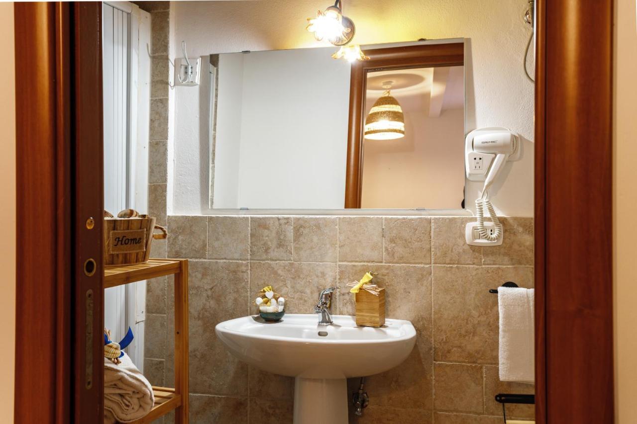 Twin Room,1765999730:JPEG
