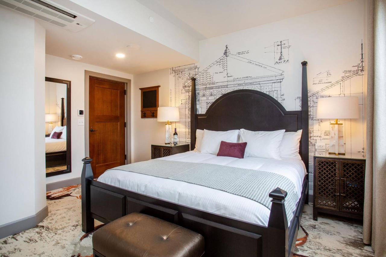 Standard King Room