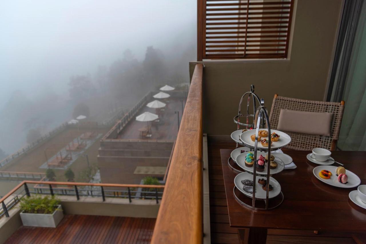 Luxury King Bed Valley View Room Balcony
